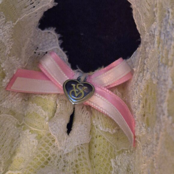 Victoria's Secret BBV Lace Bra 36B neon yellow with white lace push - Picture 3 of 7